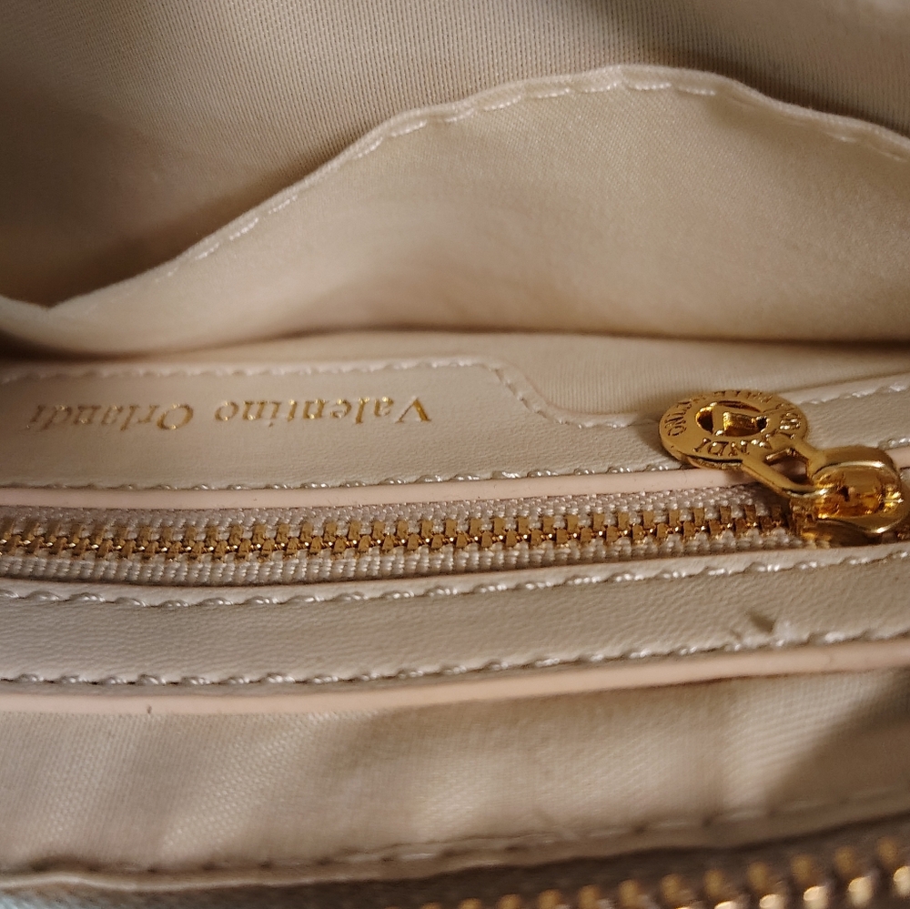 New With Tags Elegant Valentino Orlandi Cream Quilted Handbag - Picture 5 of 7